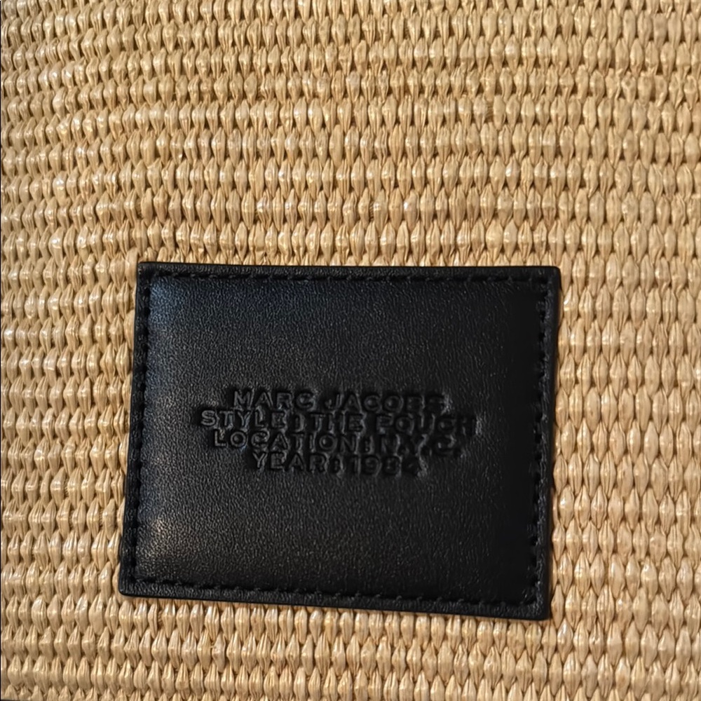 Marc Jacobs The Pouch Straw Clutch in Black and Natural - Picture 3 of 5